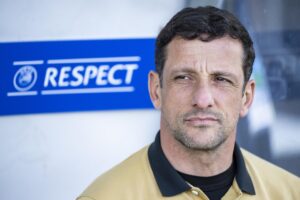 El brasileño Juliano Belletti, durante la semifinal que los juveniles del Barcelona disputaron ante el AZ Alkmaar neerlandés, en la Liga de Campeones de la categoría, el pasado 25 de abril.EFE/EPA/JEAN-CHRISTOPHE BOTT