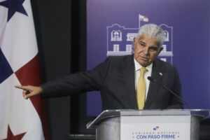 El presidente de Panamá, José Raúl Mulino, habla durante una rueda de prensa este 22 de mayo de 2025, en Ciudad de Panamá (Panamá). EFE/ Carlos Lemos