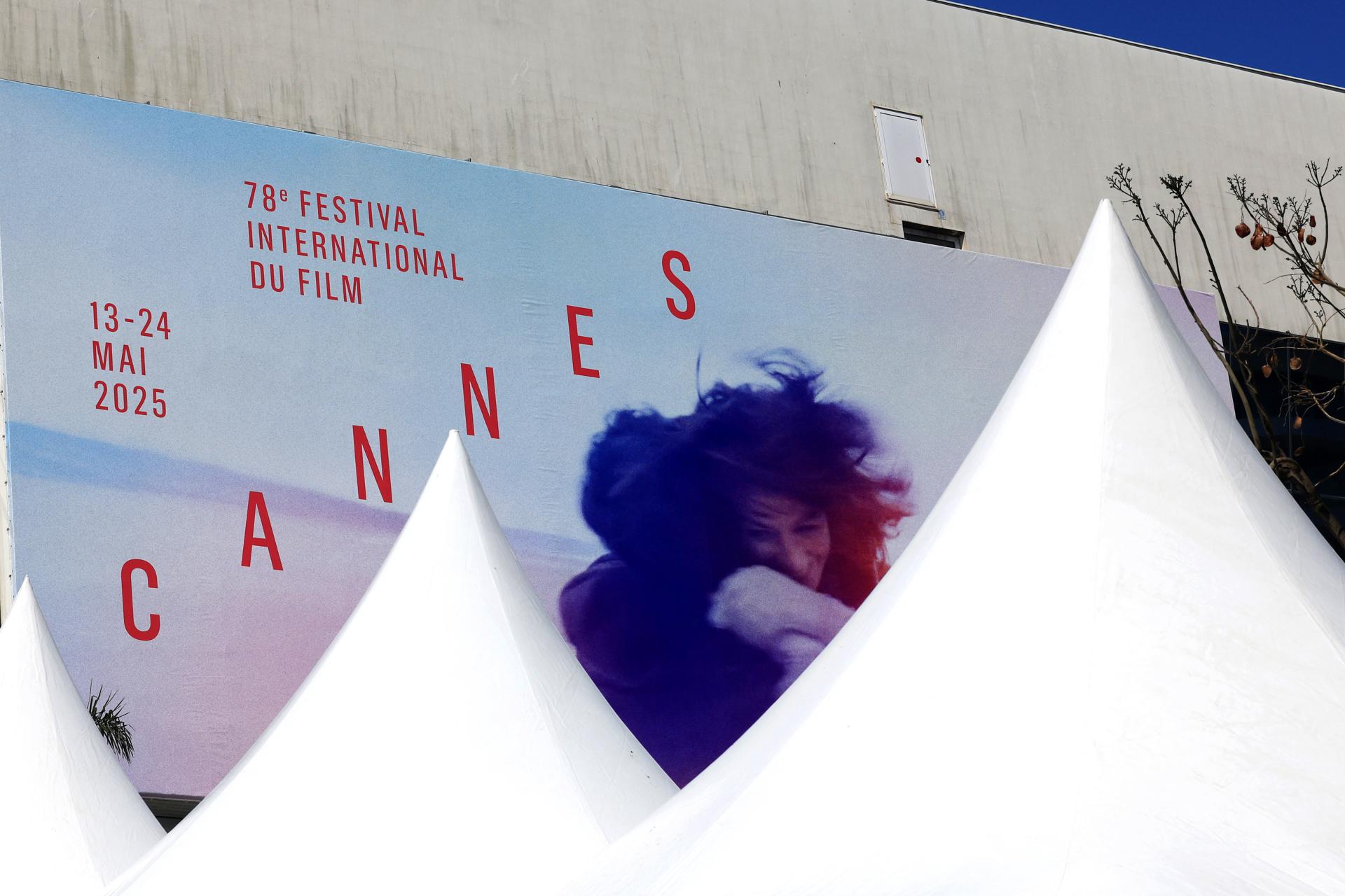 El Palacio de Festivales antes del 78º Festival de Cine de Cannes en Cannes, Francia, 12 de mayo de 2025. El festival de cine se celebra del 13 al 24 de mayo de 2025. (Cine, Francia) EFE/EPA/GUILLAUME HORCAJUELO