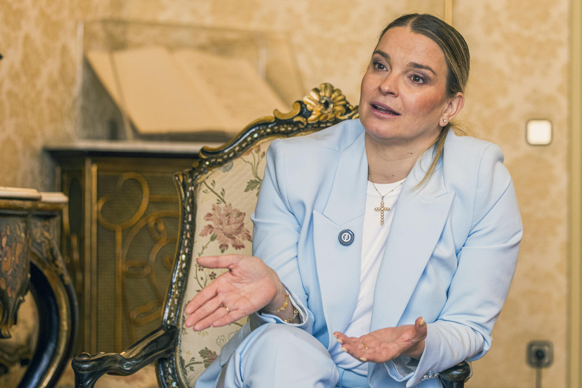 A punto de cumplirse dos años de su victoria en las últimas elecciones, la presidenta del Govern y líder del PP balear, Marga Prohens, explica en una entrevista con EFE las políticas que ha puesto en marcha y los retos que afronta en materias cruciales para las islas como la masificación turística y la falta de vivienda. EFE/Cati Cladera