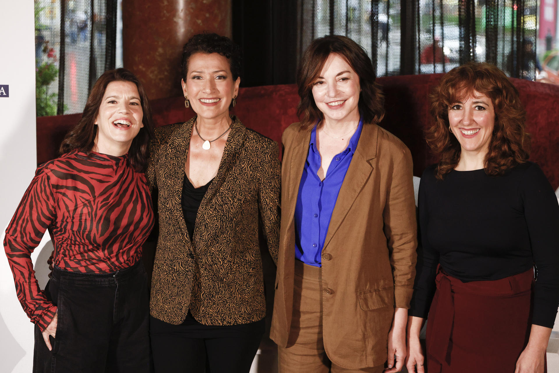 La directora catalana Laura Mañá (2i), acompañada por las actrices Laia Marull (i), Ágata Roca  (2d) y Betsy Túrnez (d), durante la presentación hoy de su última película, 'Las irresponsables' en el marco del BCN Film Fest, el film es una comedia dramática sobre tres amigas que pasan un fin de semana juntas en una casa de lujo. EFE/ Quique García