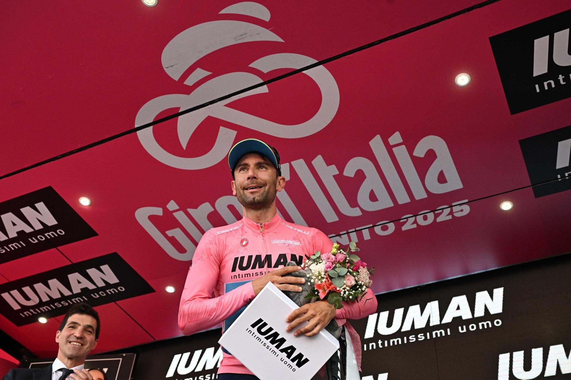 El corredor italiano Diego Uliss, del equipo Xds Astana Team, en la octava etapa del Giro de Italia EFE/EPA/LUCA ZENNARO