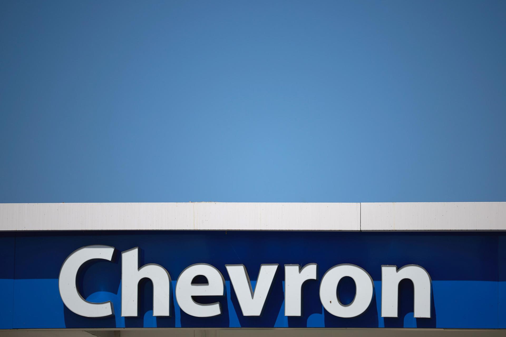 Imagen de archivo del logo de Chevron. EFE/EPA/ALLISON DINNER