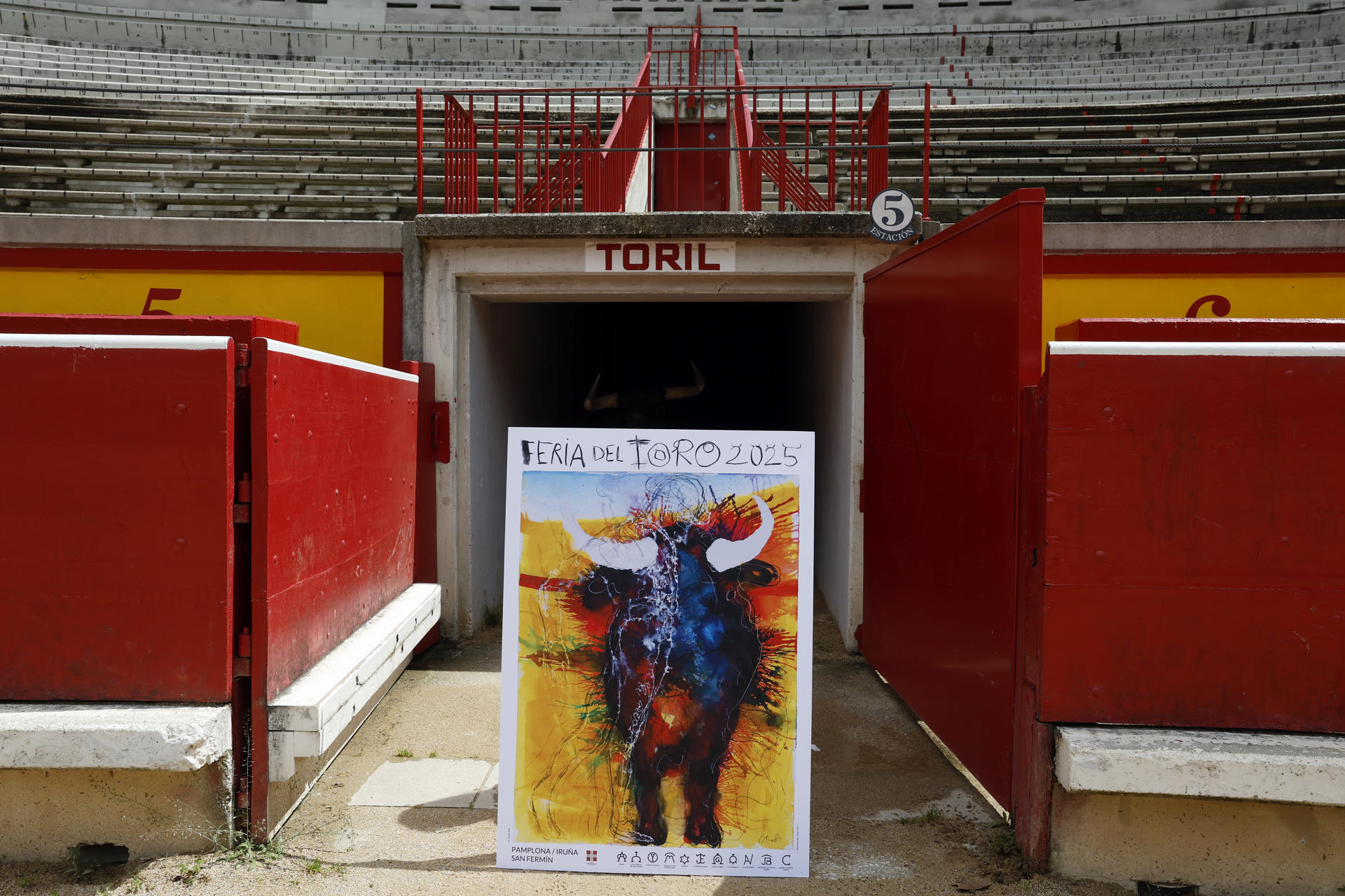Cartel anunciador de la feria del toro de 2025 . EFE/ Jesús Diges