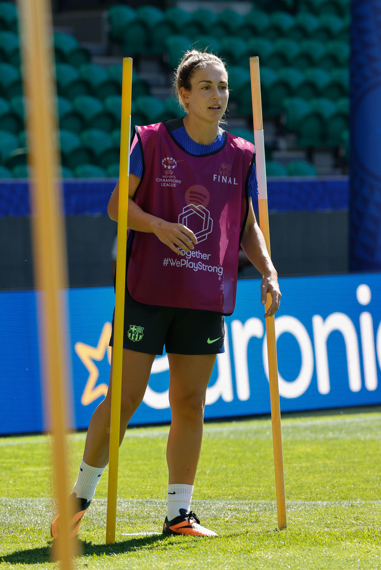 La centrocampista del FC Barcelona Alexia Putellas durante el entrenamiento de este viernes en Lisboa (Portugal) para disputar mañana, sábado, la final de la Liga de Campeones femenina contra el Arsenal. EFE/ Toni Albir