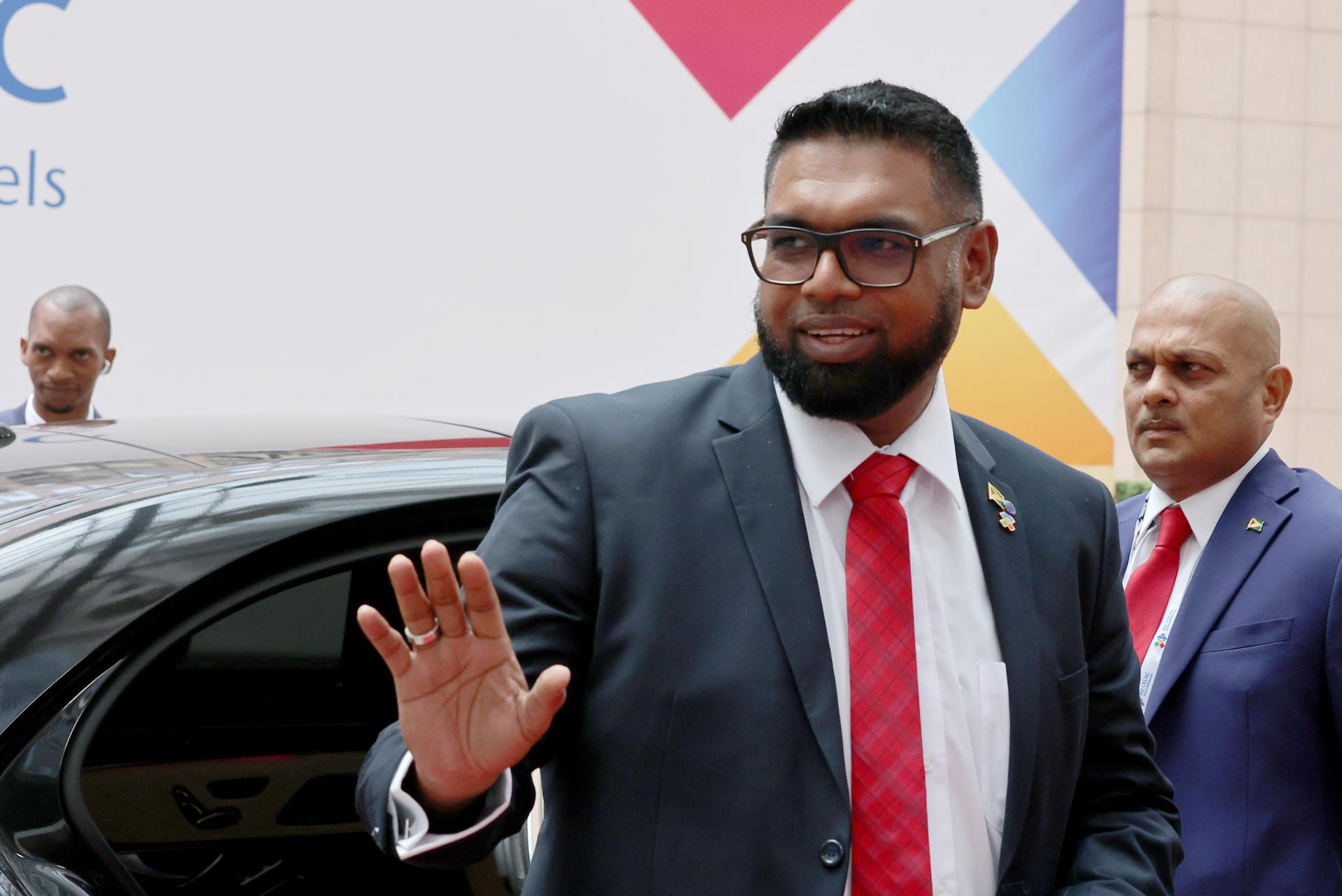 Fotografía de archivo, tomada en julio de 2023, del presidente de Guyana, Irfaan Ali, en Bruselas (Bélgica). EFE/Julien Warnand