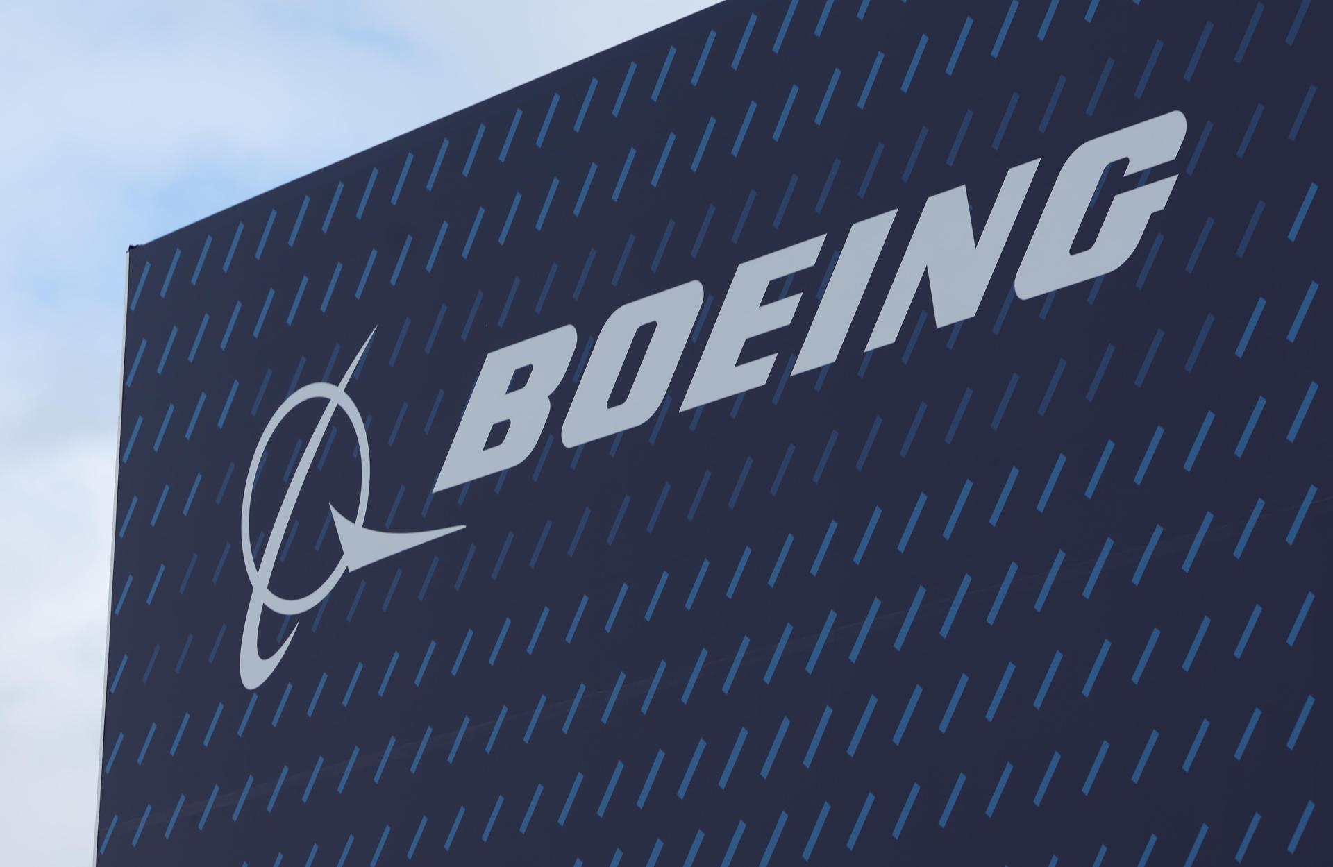 Fotografía de archivo del logo de Boeing. EFE/EPA/NEIL HALL