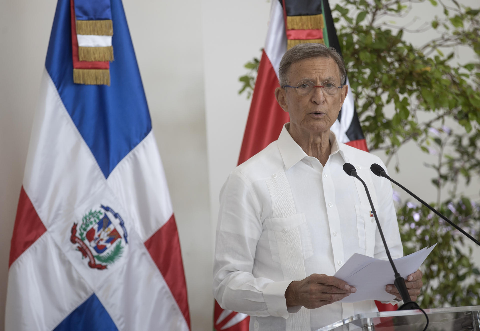 El canciller de República Dominicana, Roberto Álvarez, habla durante una reunión este 12 de mayo de 2025, en Santo Domingo (República Dominicana). EFE/ Orlando Barría