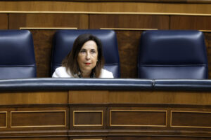 La ministra de Defensa, Margarita Robles, durante la sesión de control al Gobierno que este miércoles celebra el Congreso. EFE/ Mariscal