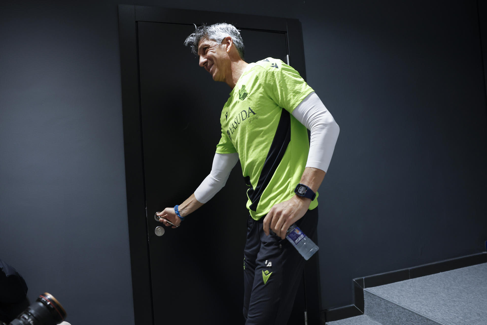 El entrenador de la Real Sociedad, Imanol Alguacil, ofrece una rueda de prensa antes del derbi vasco contra el Athletic. EFE/Juan Herrero