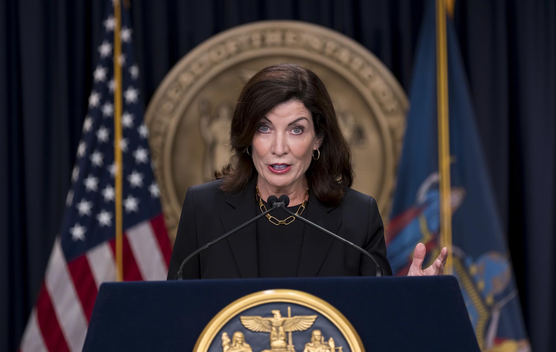 Fotografía de archivo de la gobernadora del estado de Nueva York, Kathy Hochul, durante un acto público en Manhattan (NY, EE.UU.). EFE/Justin Lane