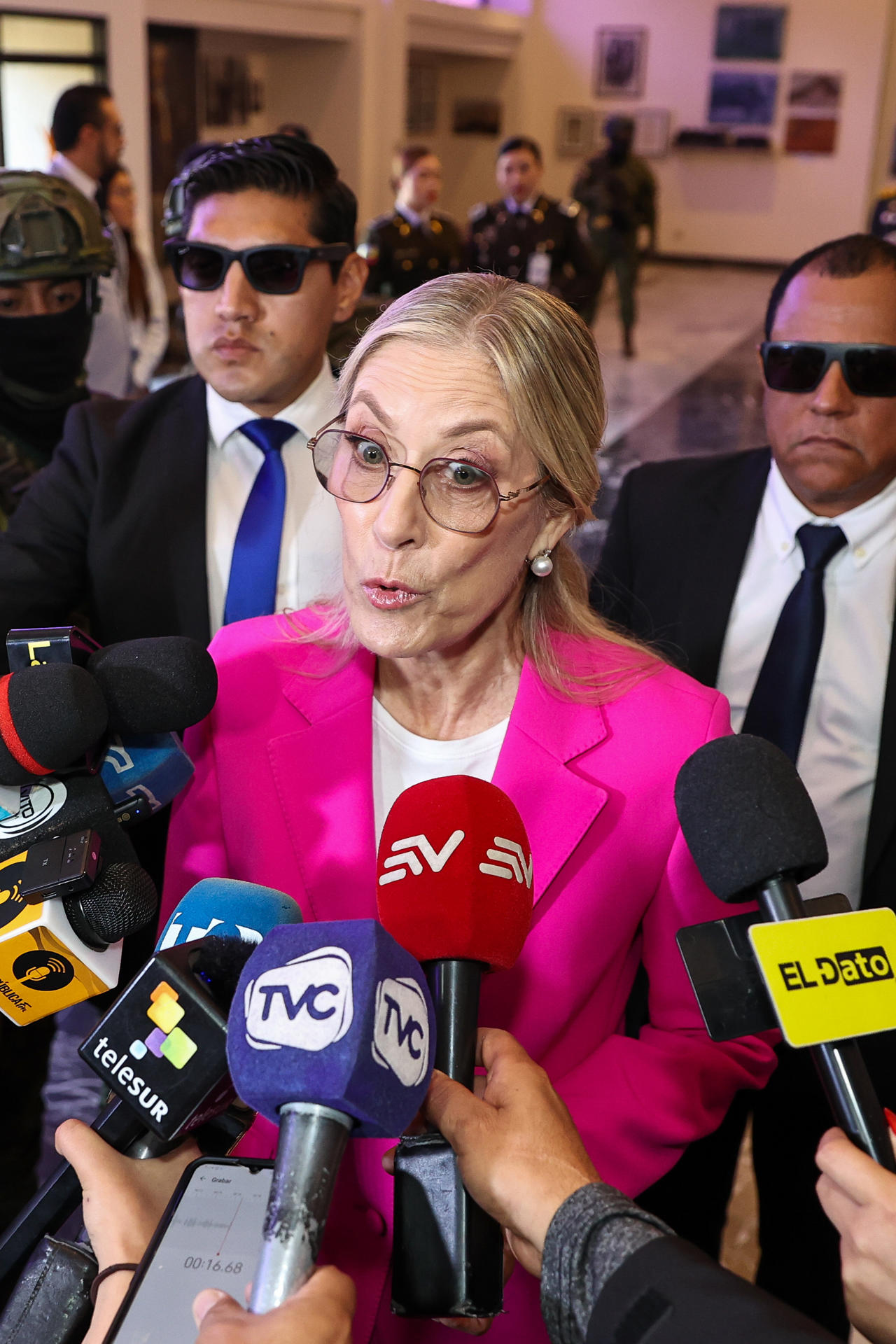 La asambleísta ecuatoriana, Annabella Emma Azín, habla con la prensa este 9 de mayo de 2025, en Quito (Ecuador). EFE/ José Jácome