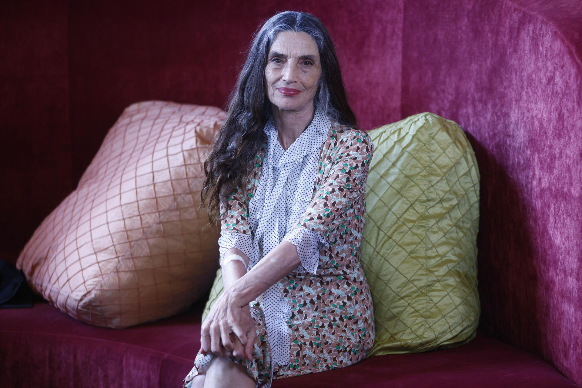 La actriz española Ángela Molina, que participa en la producción europea 'The Return', del director Uberto Pasolini y en un reparto con Ralph Fiennes y Juliette Binoche, piensa que "combatir el mal con el mal nunca conducirá a nada coherente con la paz", según ha explicado en una entrevista con EFE. EFE/ Quique García