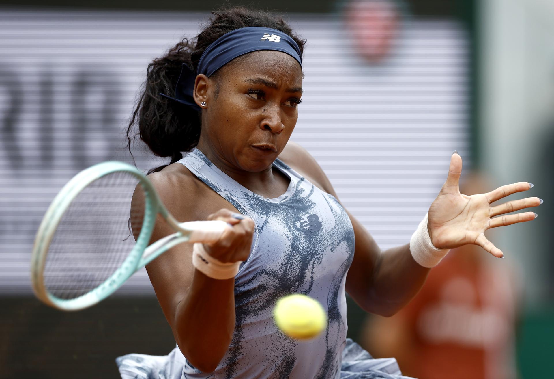 La estadounidense Coco Gauff, en su partido ante la australiana Olivia Gadecki en Roland Garros. EFE/EPA/YOAN VALAT