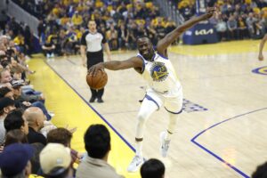 Fotografía del 26/04/2025 del jugador de los Golden State Warriors Draymond Green. EFE/JOHN G. MABANGLO