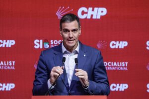 El presidente del Gobierno, Pedro Sánchez, durante su intervención en la reunión de la Internacional Socialista que se celebra este sábado en Estambul. EFE/ERDEM SAHIN