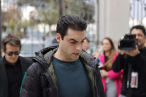 Imagen de archivo de Alejandro Mínguez en la entrada de la Audiencia Provincial de A Coruña. EFE/Cabalar