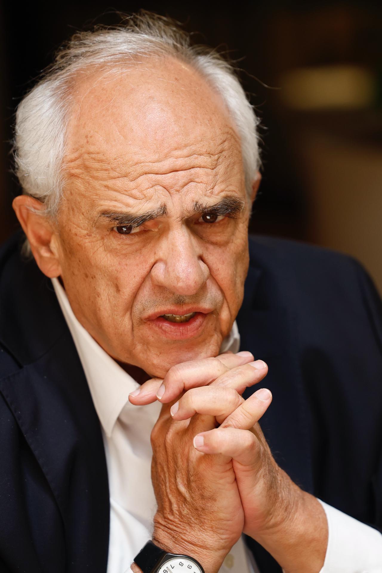 El expresidente colombiano Ernesto Samper habla durante una entrevista con EFE este miércoles, en la Ciudad de México (México). EFE/ Sáshenka Gutiérrez