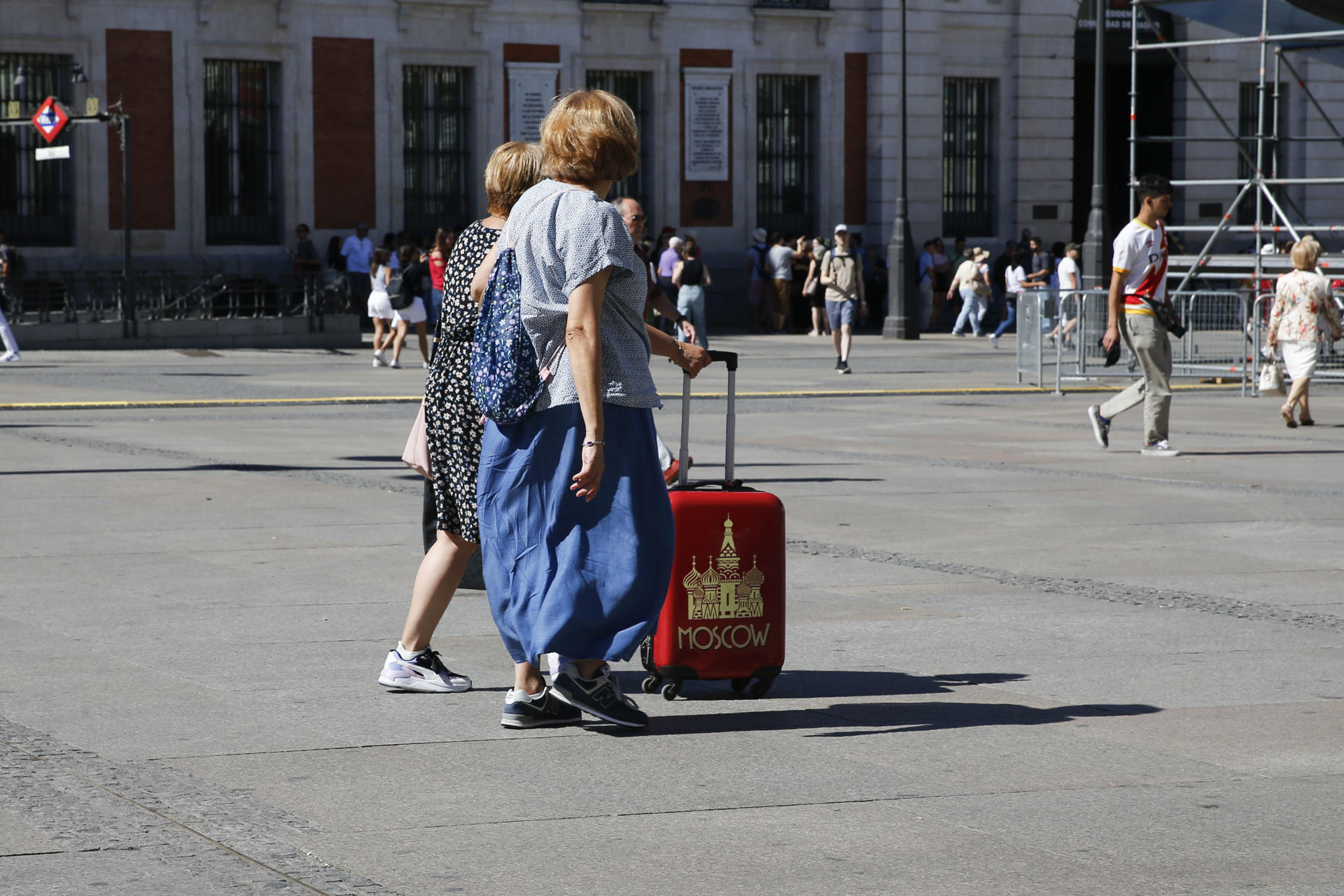 Turistas en el centro de Madrid. EFE/Isabel Jinpeng