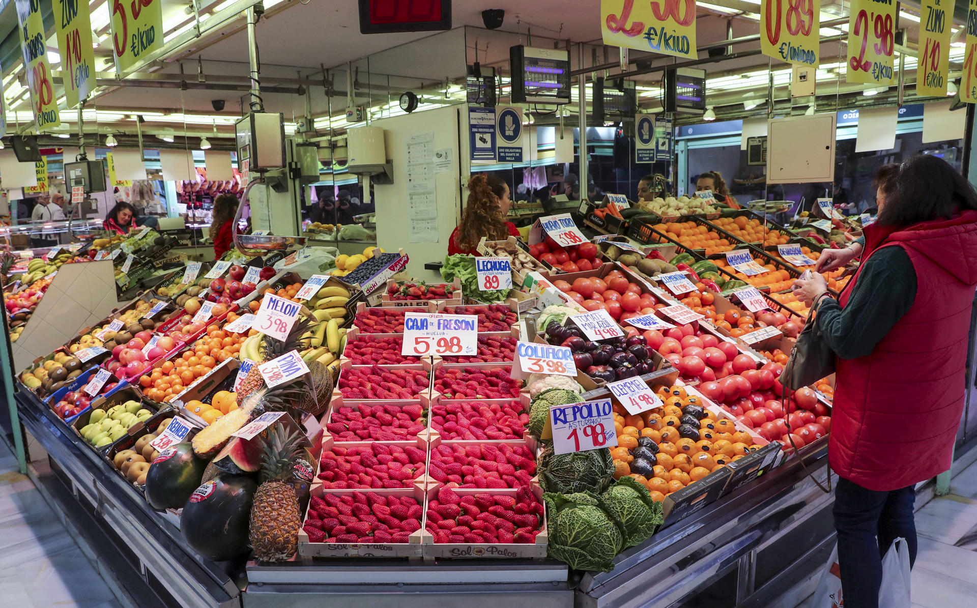 Imagen de archivo del mercado de El Fontán en Oviedo. EFE/J.L.Cereijido