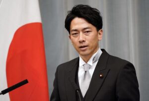 El exministro de Medioambiente y nuevo ministro de Agricultura de Japón, Shinjiro Koizumi, en una foto de archivo. EFE/EPA/FRANCK ROBICHON