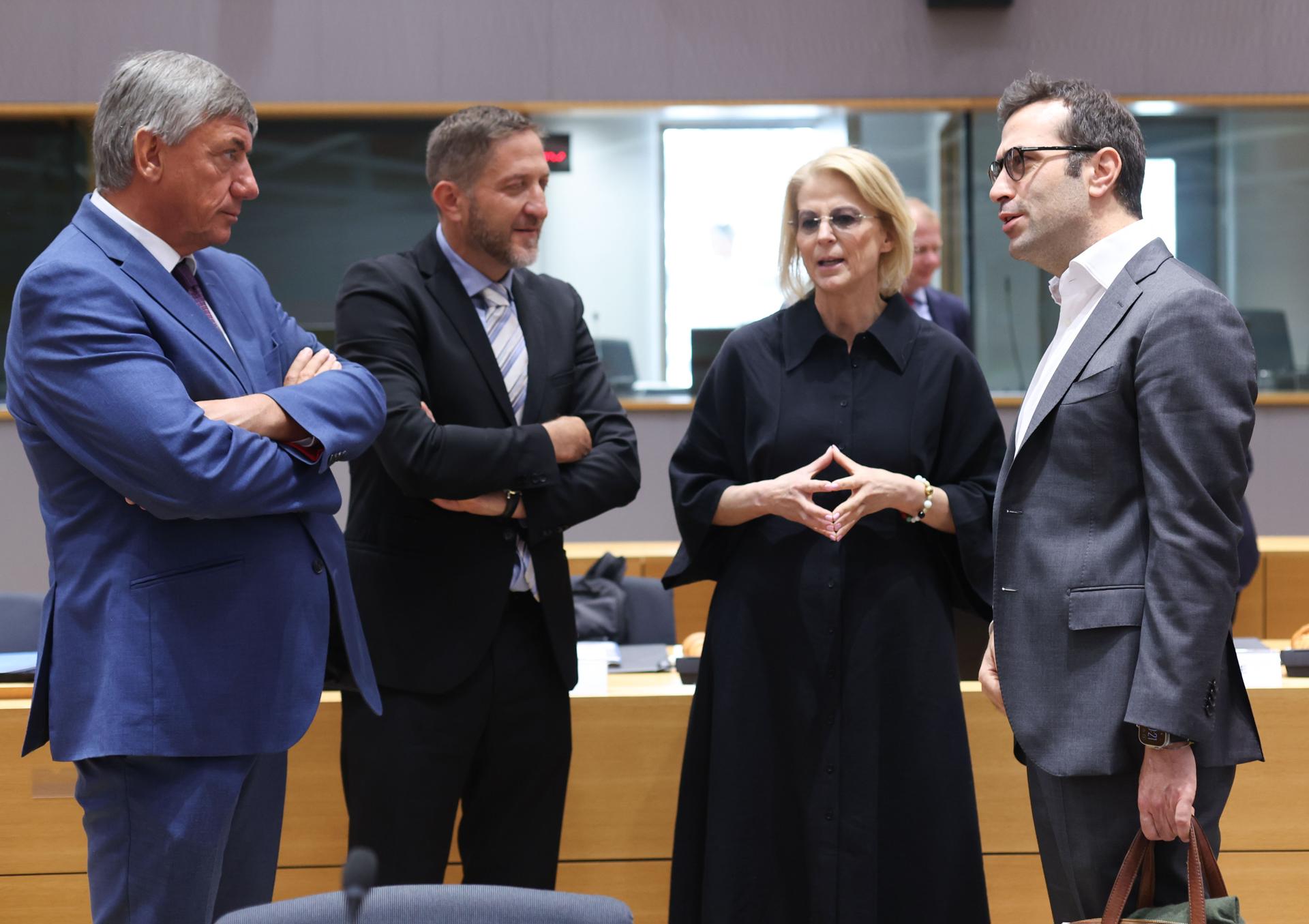 Bruselas (Bélgica), 13/05/2025.- (I-D) Los ministros belga de Finanzas, Jan Jeambon; esloveno, Klemen Bostjancic; sueca, Elisabeth Svantesson; y español, Carlos Cuerpo, durante el Consejo. (Bélgica, Bruselas) EFE/EPA/OLIVIER HOSLET