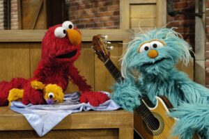 Los personajes Elmo y Rosita, del programa infantil Plaza Sésamo, en una fotografía de archivo. EFE/Richard Termine