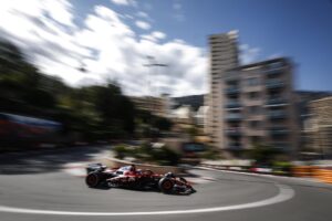 El piloto monegasco Charles Leclerc, durante uno de los entrenamientos libres del Gran Premio de Mónaco. EFE/EPA/YOAN VALAT