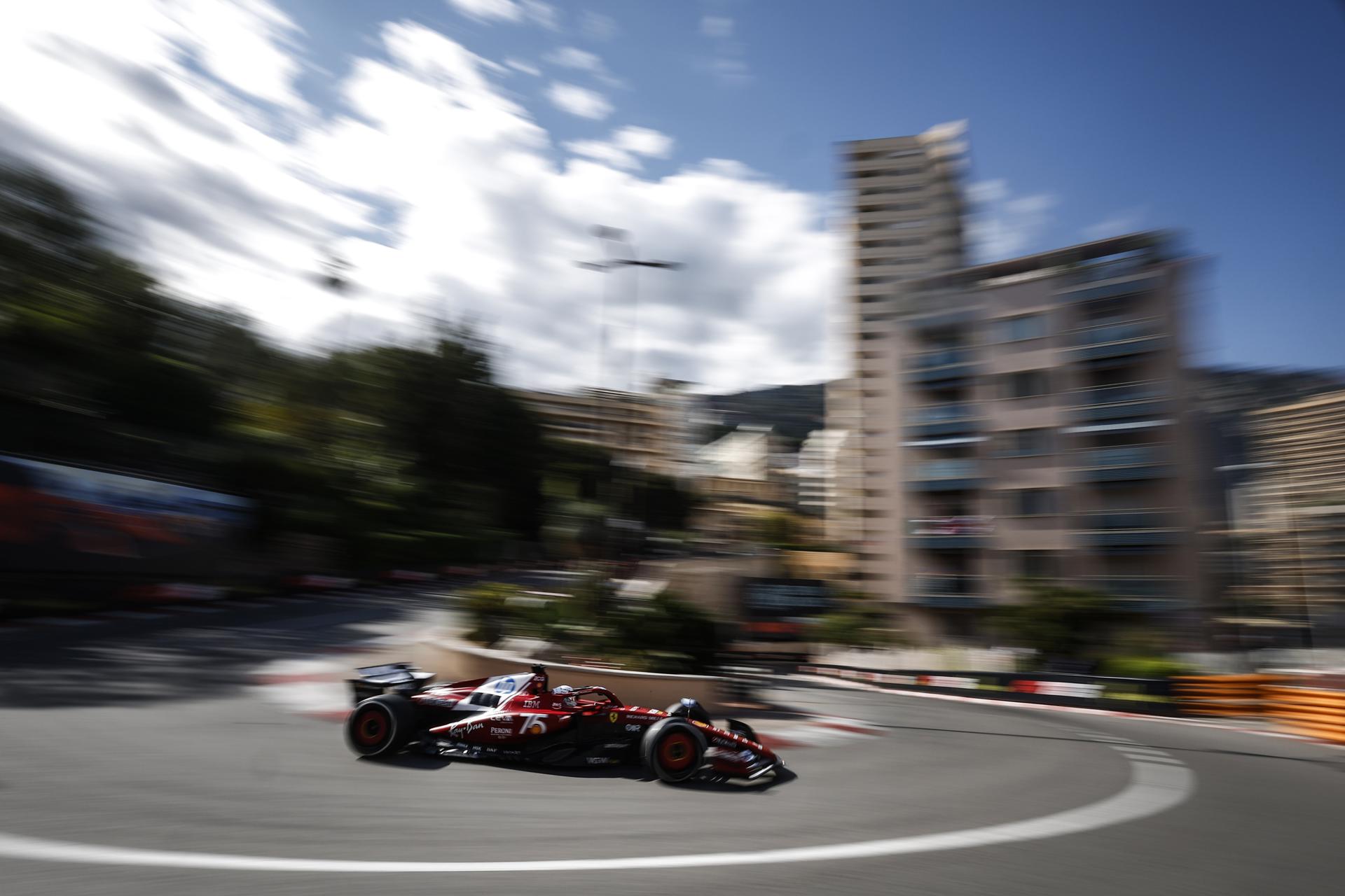 El piloto monegasco Charles Leclerc, durante uno de los entrenamientos libres del Gran Premio de Mónaco. EFE/EPA/YOAN VALAT