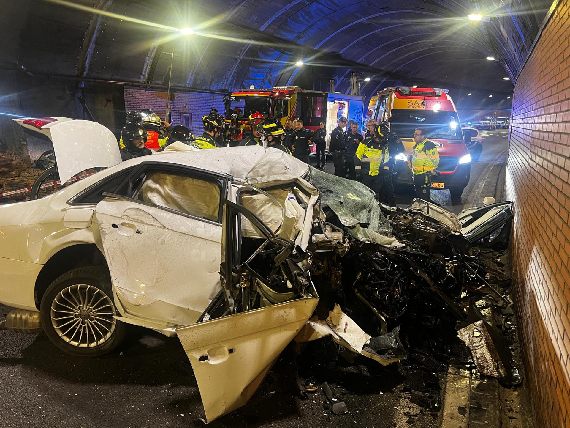 El mes de abril ha acabado con 80 siniestros mortales en las carreteras en los que han fallecido 82 personas, de los que más de la mitad eran usuarios vulnerables: 31 motoristas, 7 peatones y 4 ciclistas.
. EFE/ Emergencias Madrid