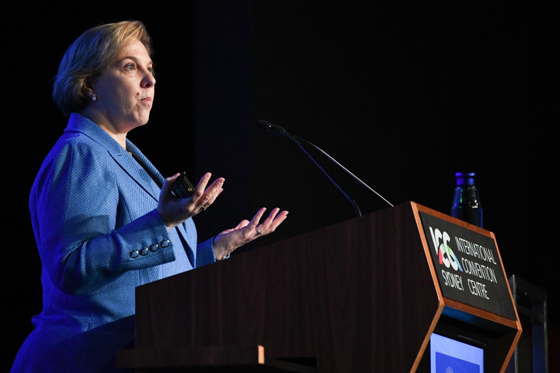 Fotografía de archivo de la presidenta del consejo de administración de Tesla, Robyn Denholm. EFE/PETER RAE