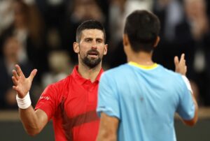 El tenista Novak Djokovic tras su debut ante el estadounidense Mackenzie Mcdonald en Roland Garros, París. EFE/EPA/YOAN VALAT