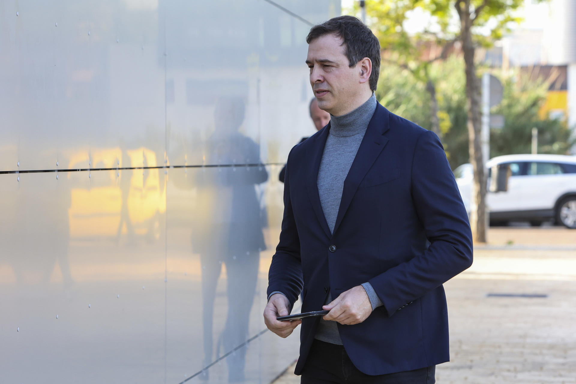 David Sánchez, hermano del presidente del Gobierno, llegando a los juzgados el 24 de abril. EFE/ Jero Morales