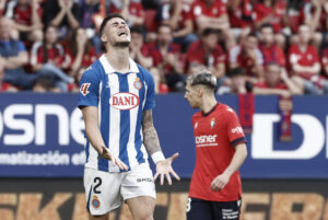 El delantero del Espanyol Roberto Fernández se lamenta de una ocasión fallada ante Osasuna. EFE/ Jesús Diges