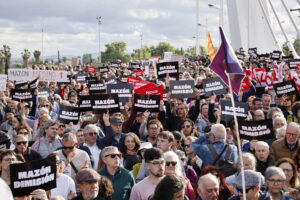 Asociaciones de víctimas de la dana y movimientos sociales celebran una concentración.- EFE/ Biel Aliño