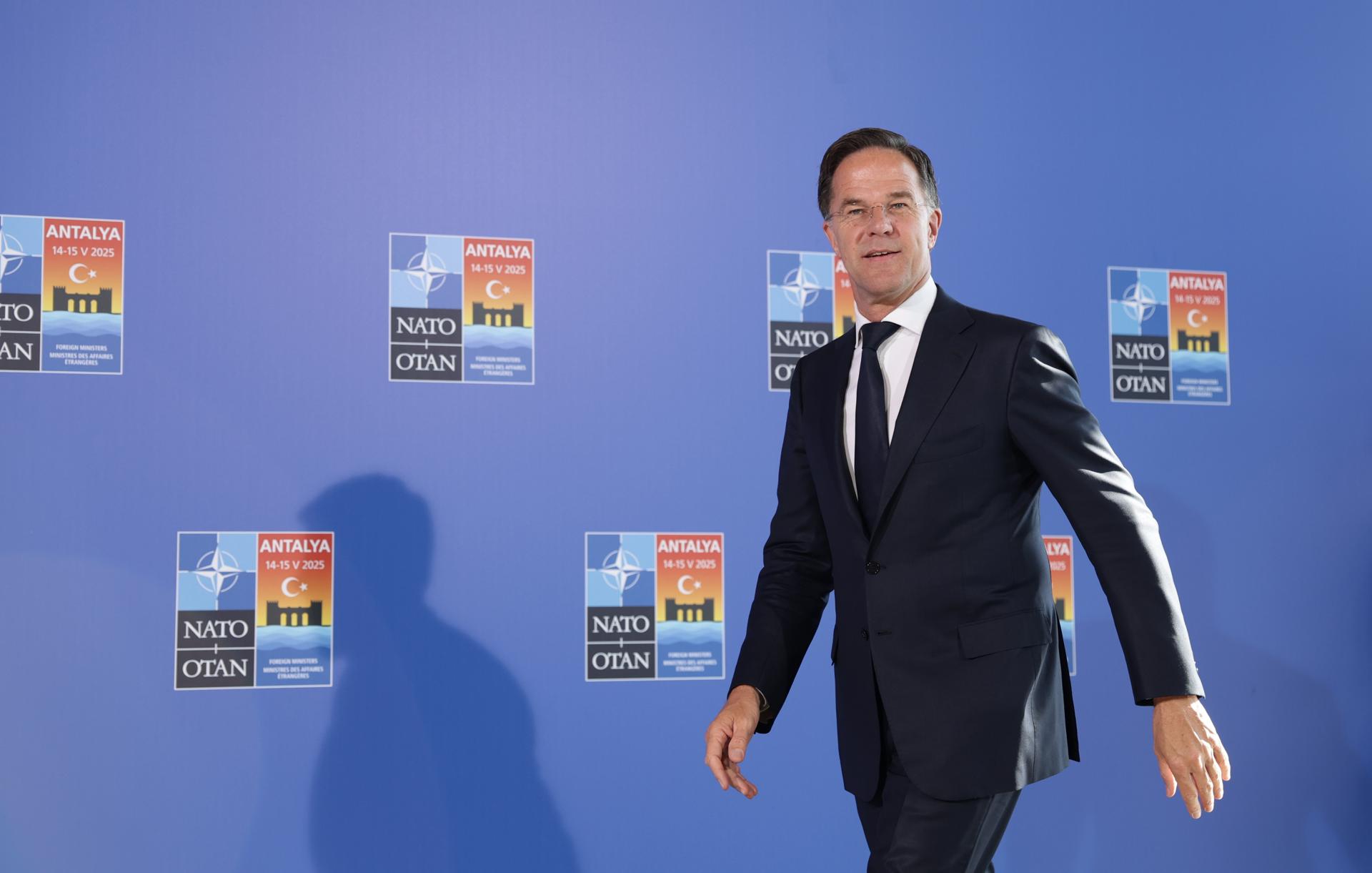El secretario general de la OTAN, Mark Rutte, llega a una reunión informal de ministros de Asuntos Exteriores de la Organización del Tratado del Atlántico Norte en Antalya, Turquía, el 15 de mayo de 2025. EFE/EPA/ERDEM SAHIN