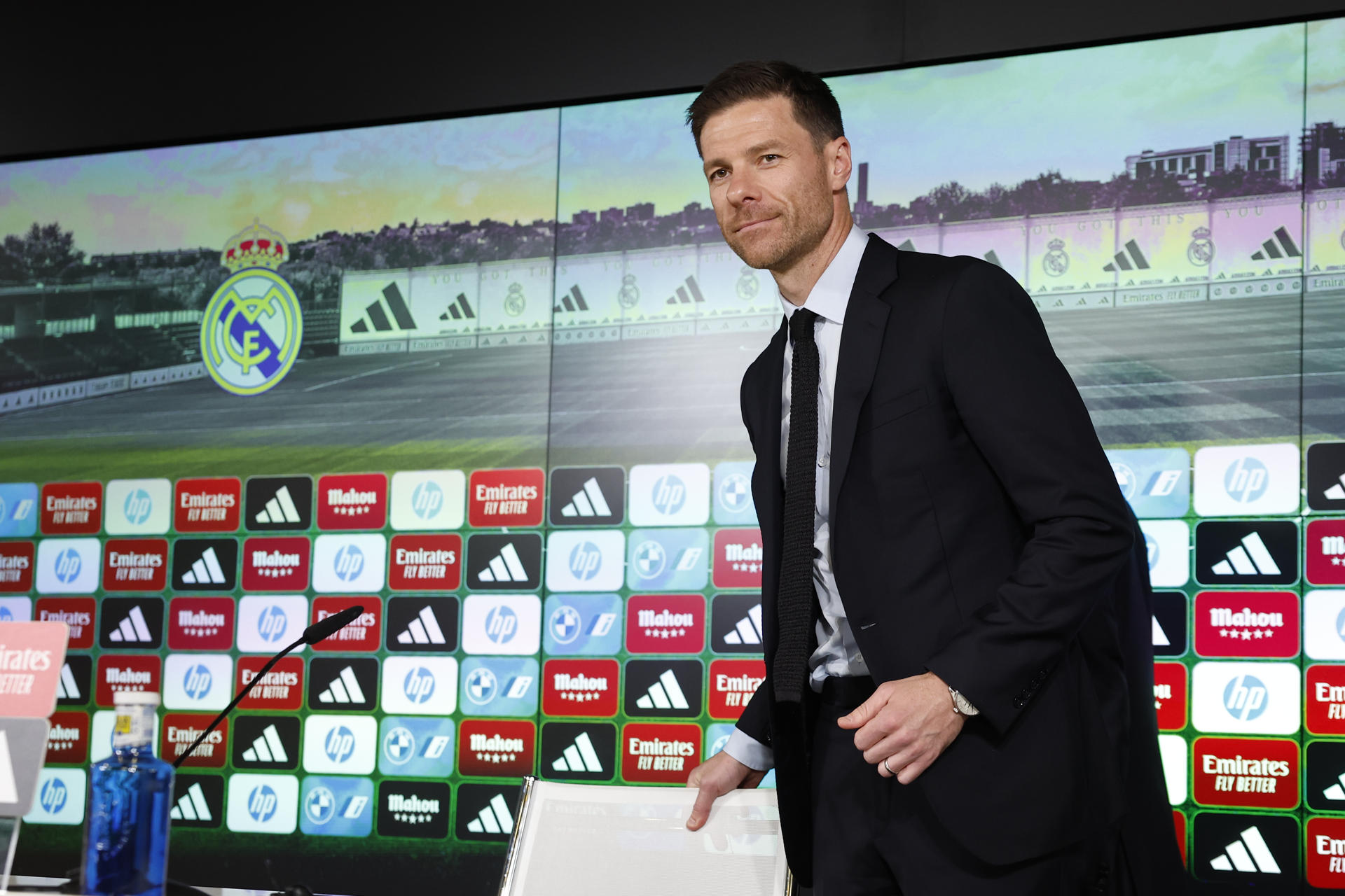 El exjugador del Real Madrid Xabi Alonso es presentado como nuevo entrenador del equipo en Madrid. EFE/Chema Moya