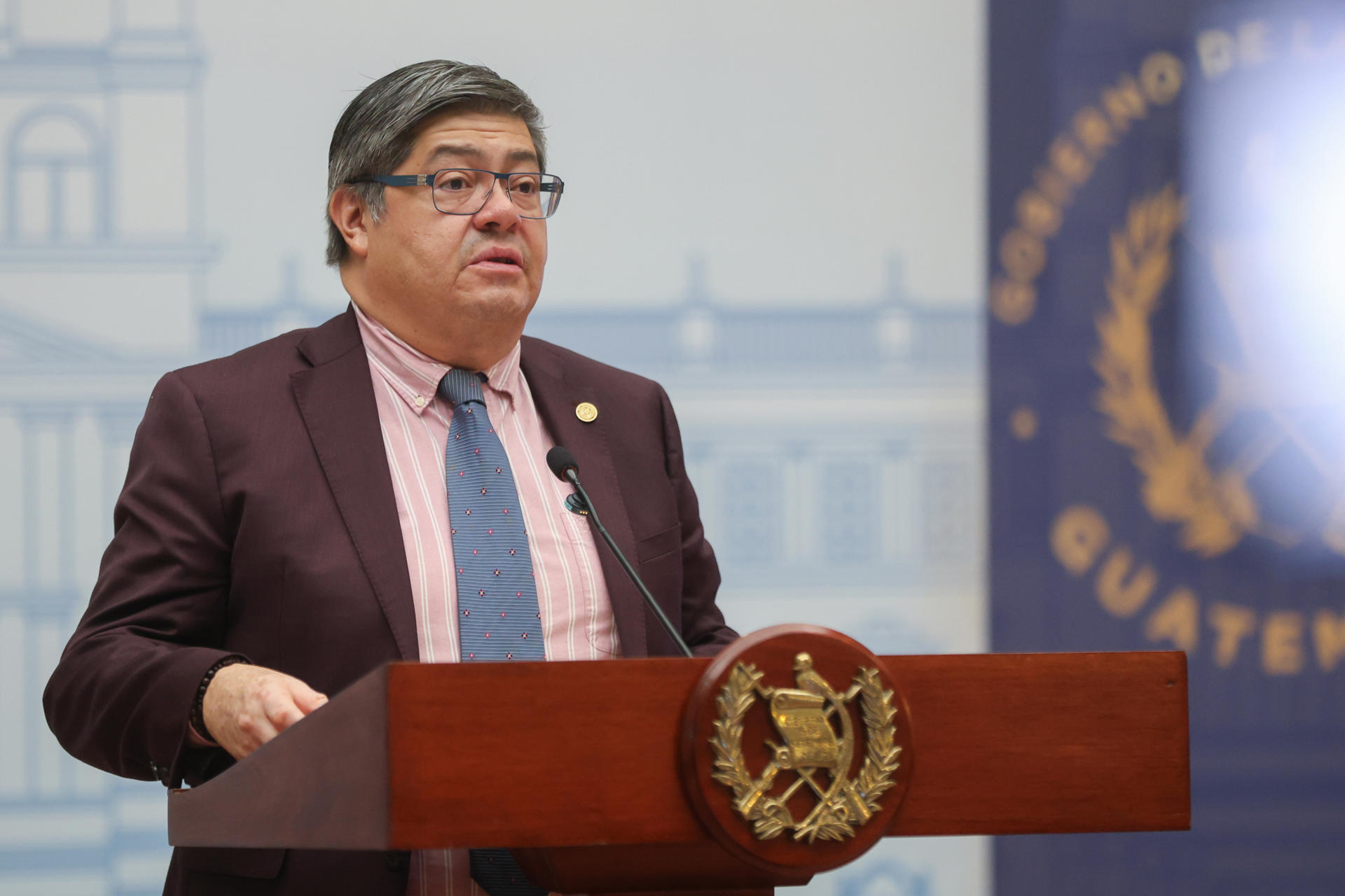 Fotografía de archivo del ministro de gobernación (Interior) de Guatemala, Francisco Jiménez, durante una en rueda de prensa, en Ciudad de Guatemala. EFE/Mariano Macz