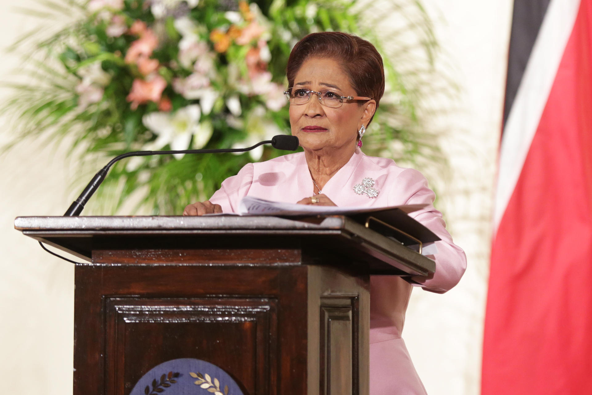 Kamla Persad-Bissessar habla durante el acto de juramento como primera ministra de Trinidad y Tobago este jueves 1 de mayo de 2025 en Puerto España. EFE/ Andrea De Silva