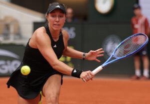 La estadounidense Jessica Pegula, número 3 del mundo, en su partido ante laa la checa Marketa Vondrousova, 96 del ránking. EFE/EPA/TERESA SUAREZ