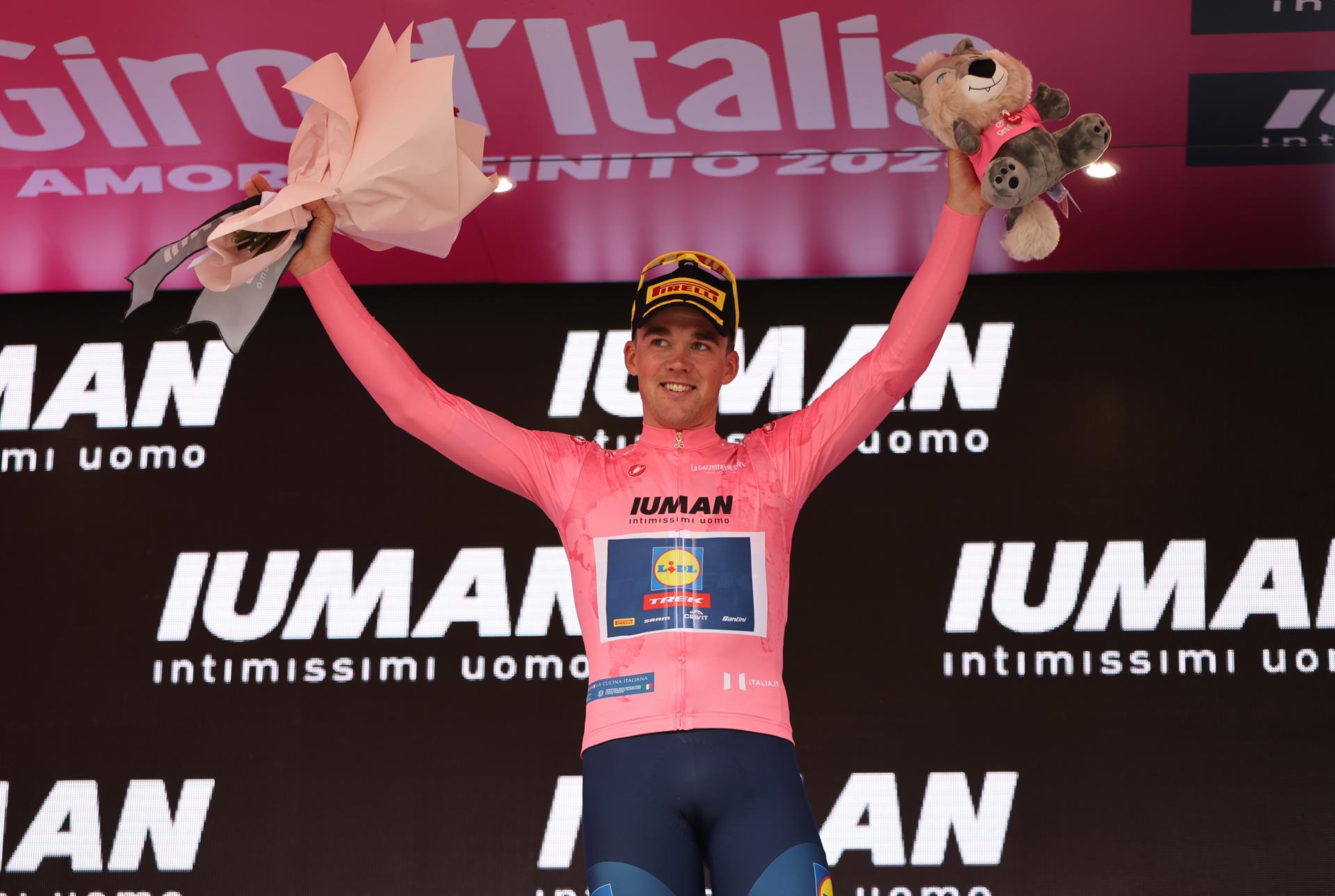 El danés Mads Pedersen, primer líder del Giro de Italia.EFE/EPA/GEORGI LICOVSKI