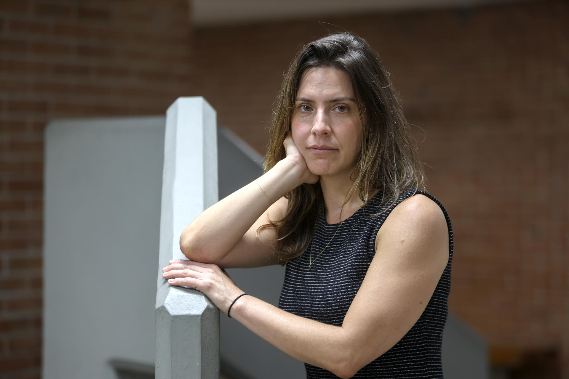 La fundadora de la agencia literaria Indent, Andrea Montejo, posa durante una entrevista con EFE este miércoles, en Ciudad de Guatemala (Guatemala). EFE/ Mariano Macz
