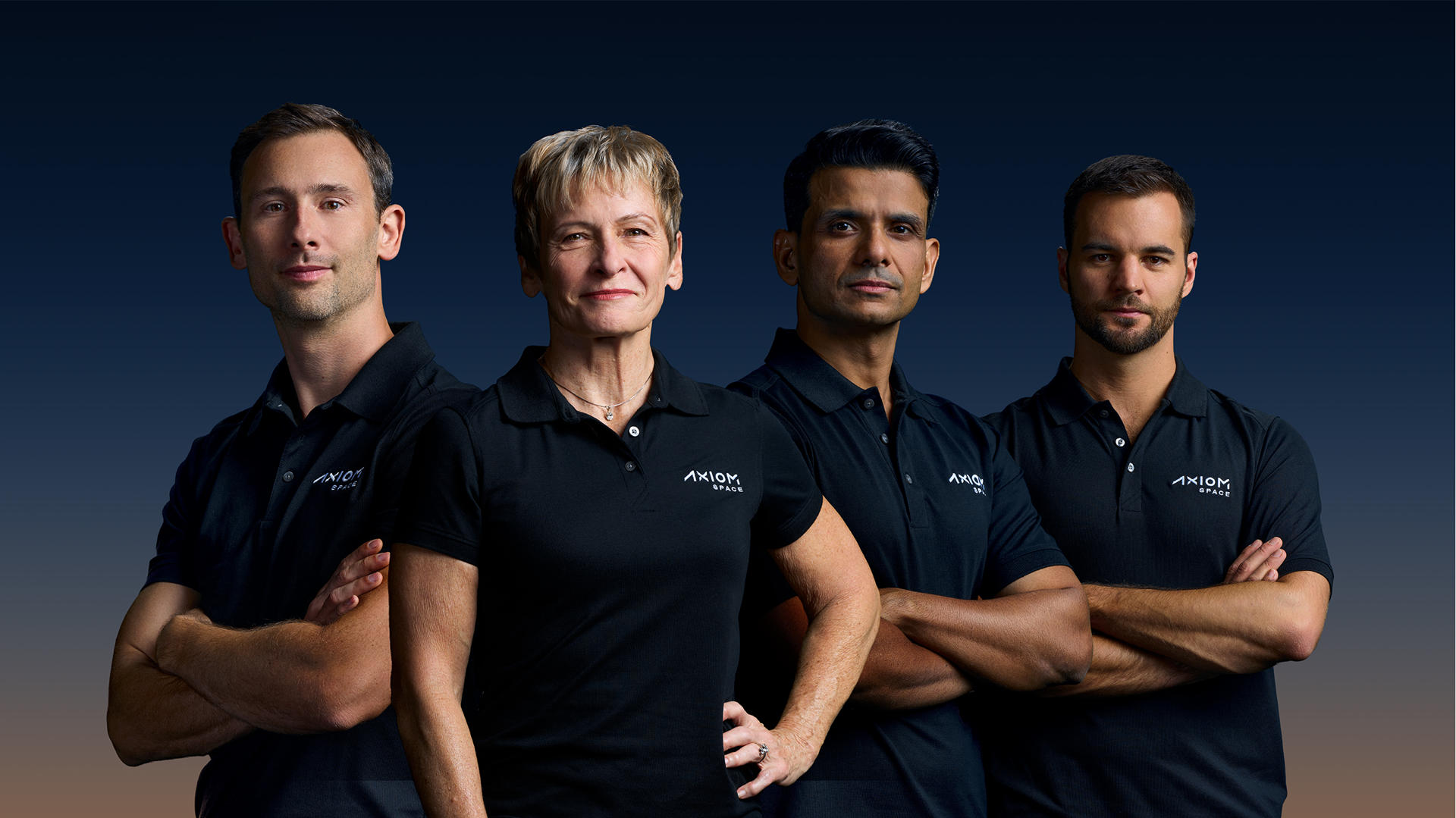 Fotografía cedida por Axiom Space donde aparece la tripulación de la misión Ax-4. De izquierda a derecha, el especialista de misión Slawosz Uznaski-Winiewski (Polonia), la veterana astronauta Peggy Whitson (EE.UU.), el piloto Shubhanshu Shukla (India),  y el astronauta e investigador Tibor Kapu (Hungría). EFE/Axiom Space