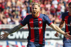Fotografía de archivo del 28/09/2024 del jugador español del San Lorenzo de Almagro Íker Muniain. EFE/STR