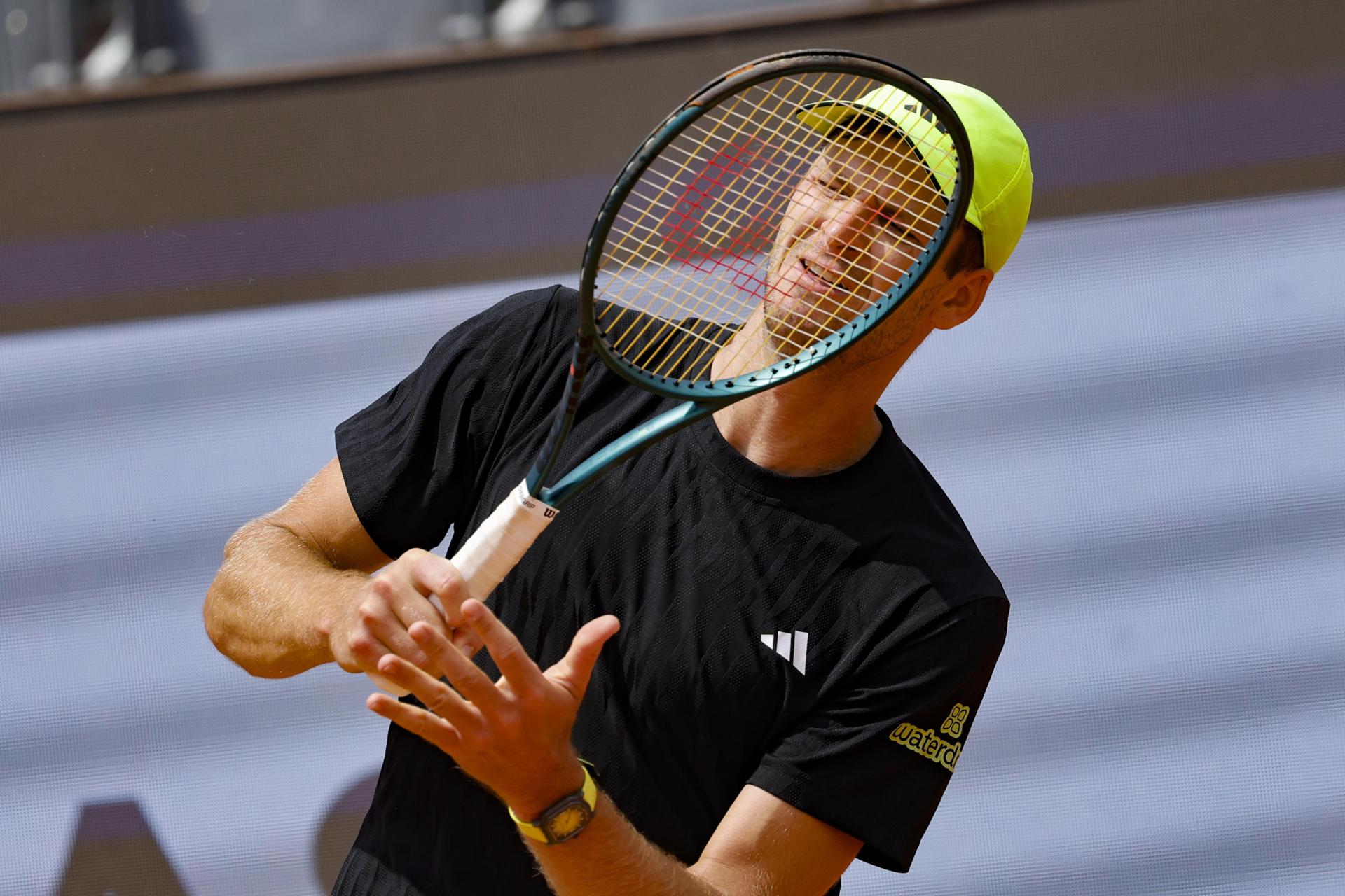 Hubert Hurkacz durante el partido de cuartos de final del Abierto de Roma contra Tommy Paul. EFE/EPA/FABIO FRUSTACI