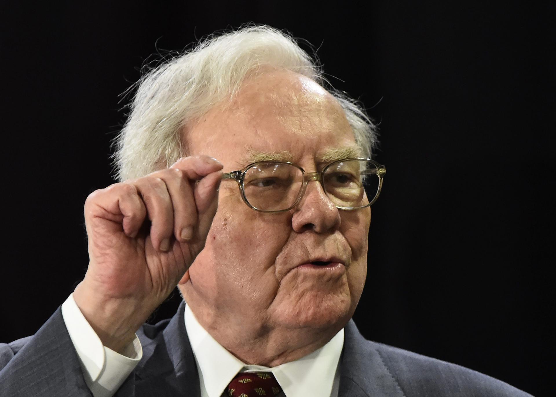 Fotografía de archivo, tomada en abril de 2015, del consejero delegado del conglomerado Berkshire Hattaway, Warren Buffett, en The Colony (Texas, EE.UU.). EFE/Larry W. Smith