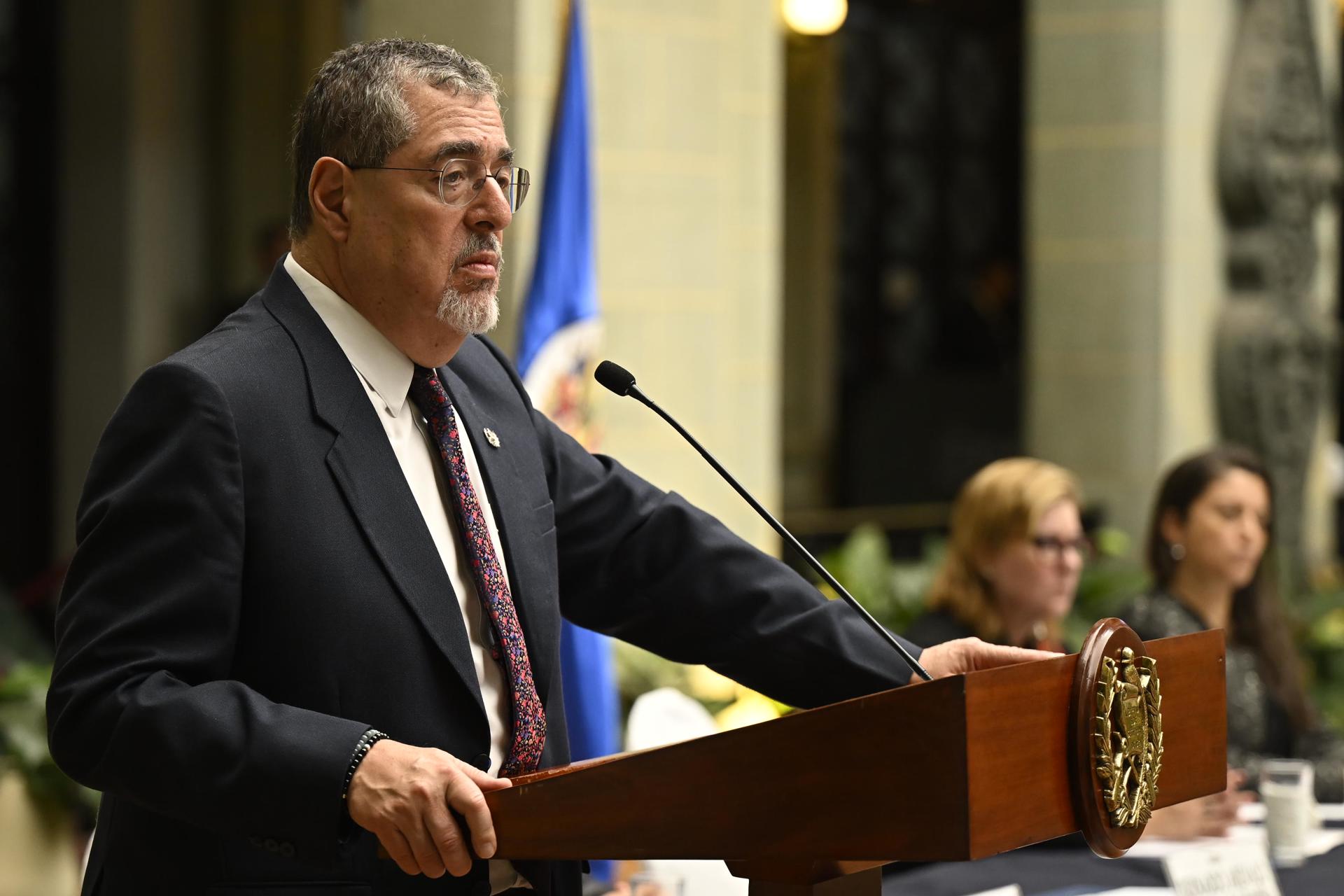 Fotografía cedida del mandatario guatemalteco, Bernardo Arévalo, hablando durante la inauguración del periodo ordinario 176 de sesiones de la Corte Interamericana de Derechos Humanos (IDH) este 19 de mayo de 2025, en el Palacio Nacional de la Cultura en Ciudad de Guatemala (Guatemala). EFE/ Secretaría De Comunicación Social De La Presidencia De Guatemala
