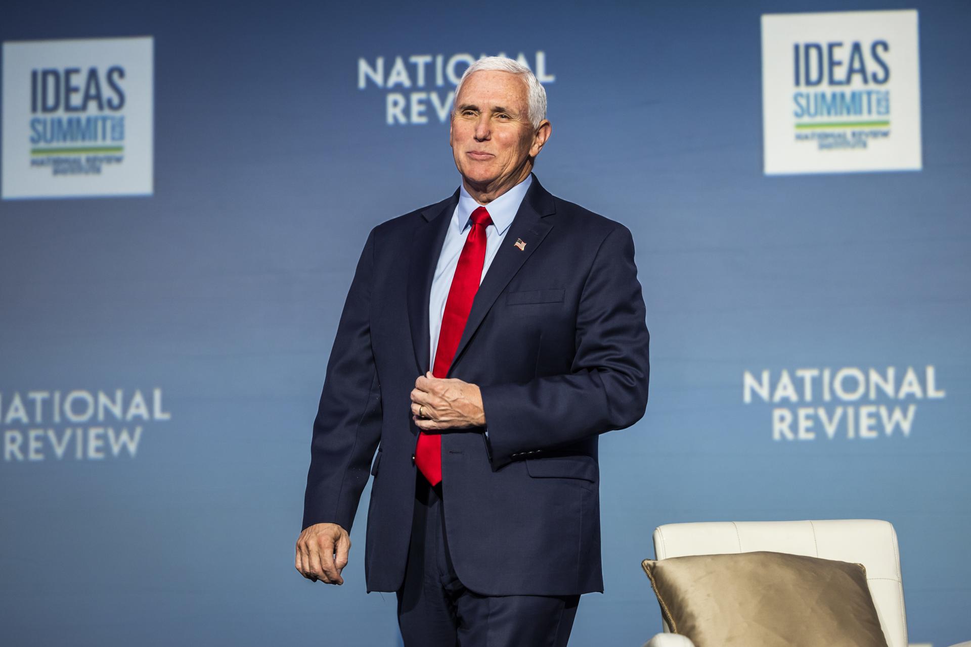 Fotografía de archivo del exvicepresidente de EE.UU., Mike Pence. EFE/EPA/JIM LO SCALZO