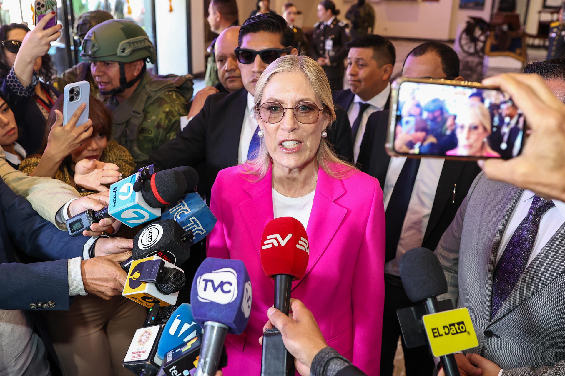 La asambleísta ecuatoriana, Annabella Emma Azín, habla con la prensa, este 9 de mayo de 2025, en Quito (Ecuador). EFE/ José Jácome