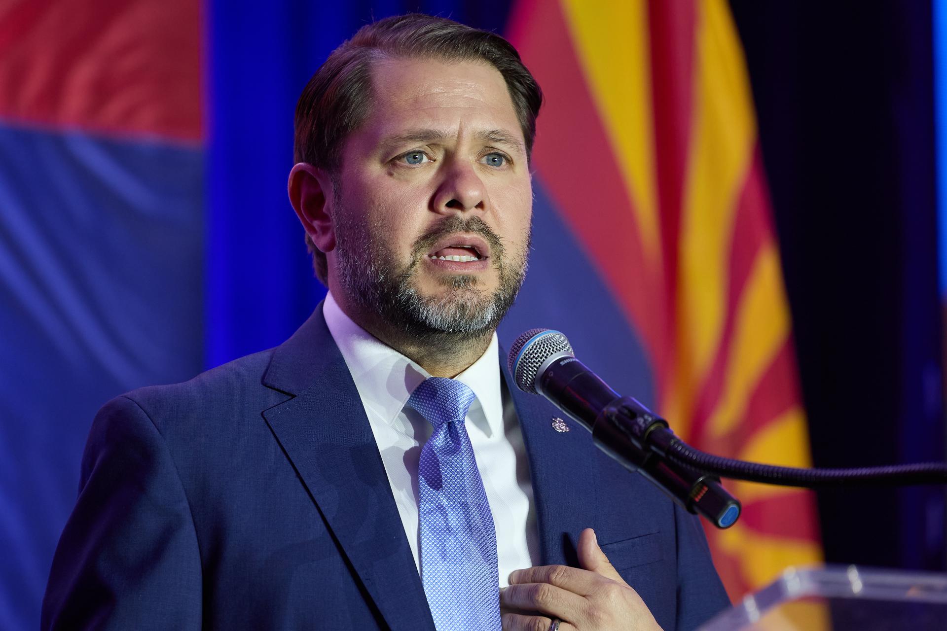 El senador Rubén Gallego, demócrata por Arizona, en una fotografía de archivo. EFE/ALLISON DINNER